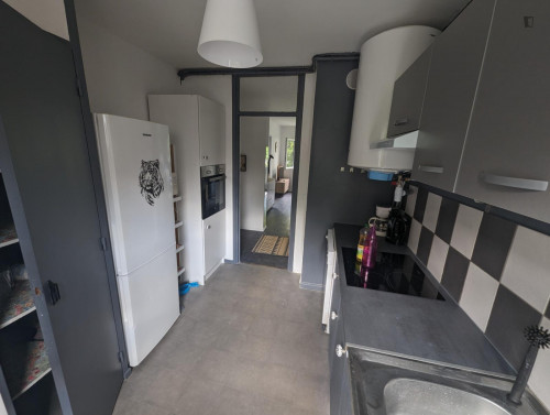 Private bedroom in nice flat shared with 2 french students next to the metro - Gallery - 6