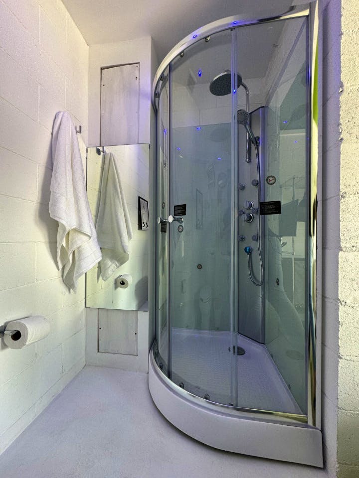 Private Loft With Balcony Or Terrace - 11