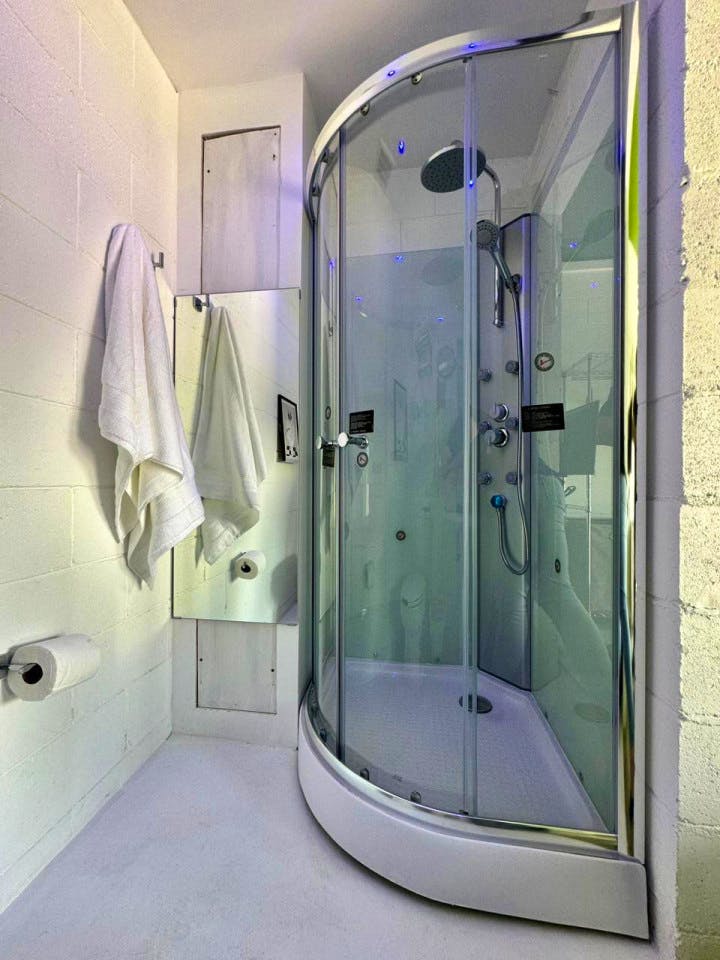 Private Room With Patio - 22