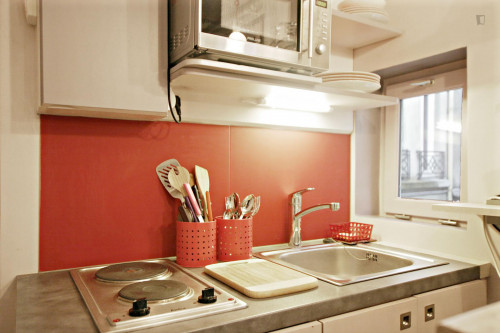 Cosy studio apartment near Arts et Métiers metro station