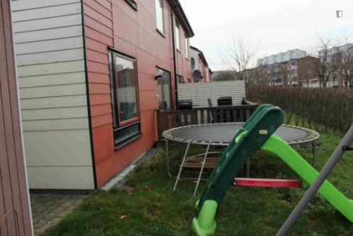 Very cosy 3-bedroom house in Biskopsgården - Gallery - 2