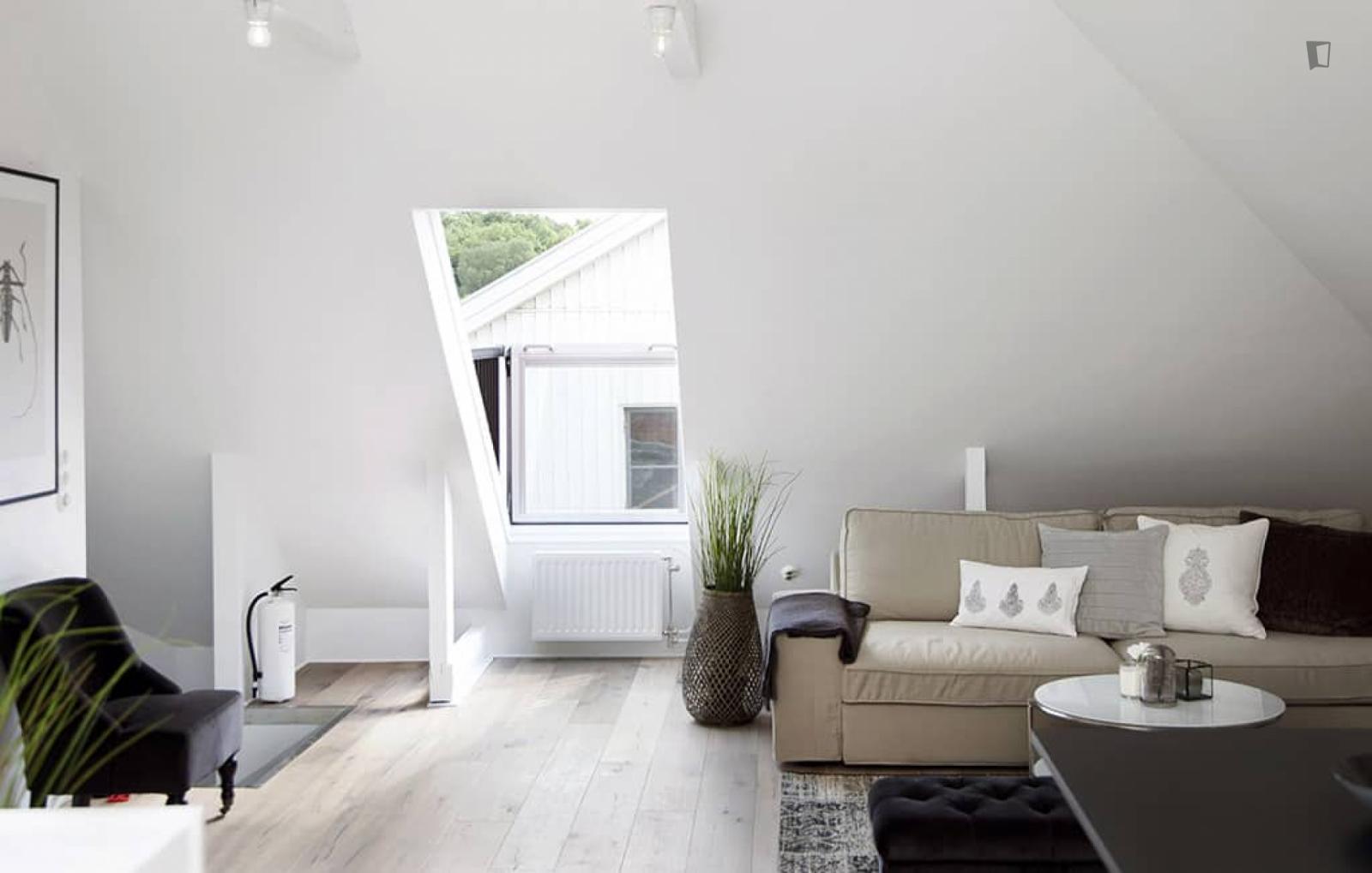 Modern And Elegant 1-Bedroom Flat In Skår - 1