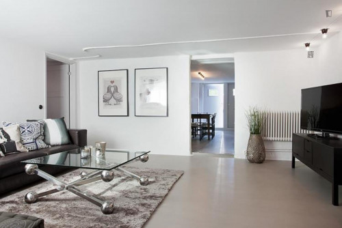 Large 2-bedroom apartment in Skår