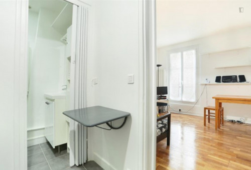 Modern studio in Batignolles