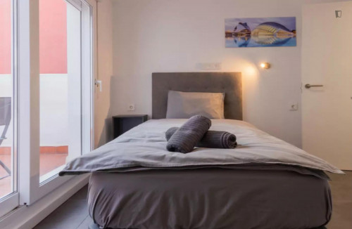 Studio apartment, with outdoor area for rent in Valencia