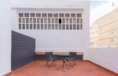 Studio apartment, with outdoor area for rent in Valencia
