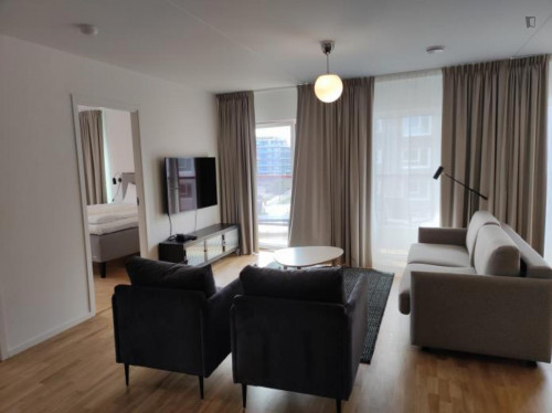 Inviting 2-bedroom apartment next to Varvsparken