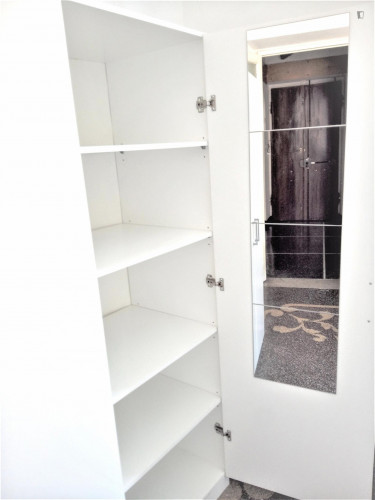 Double bedroom in 4-bedroom apartment