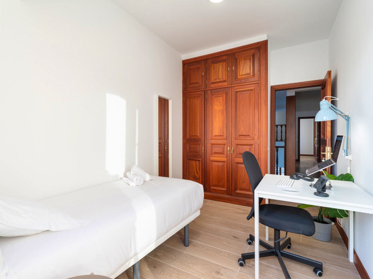 Room (D) Single Bed( 100cm X 200cm) - 2