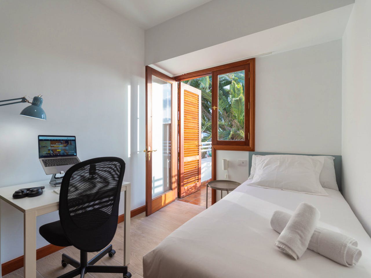 Room (D) Single Bed( 100cm X 200cm) - 1
