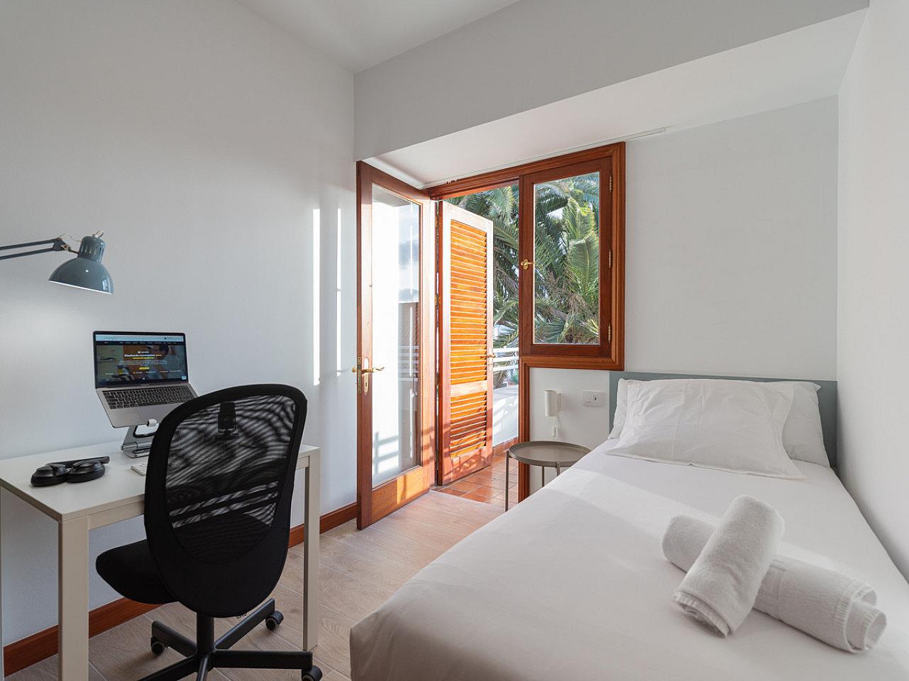 Room (D) Single Bed( 100cm X 200cm) - 15