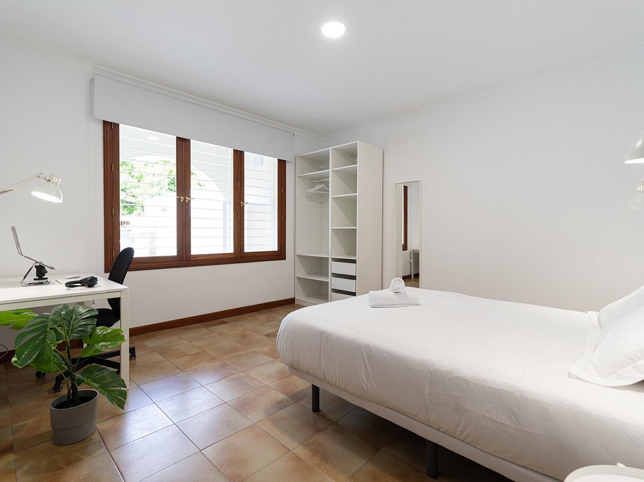 Room (A) Double Bed (150 Cm X 200cm) - 13