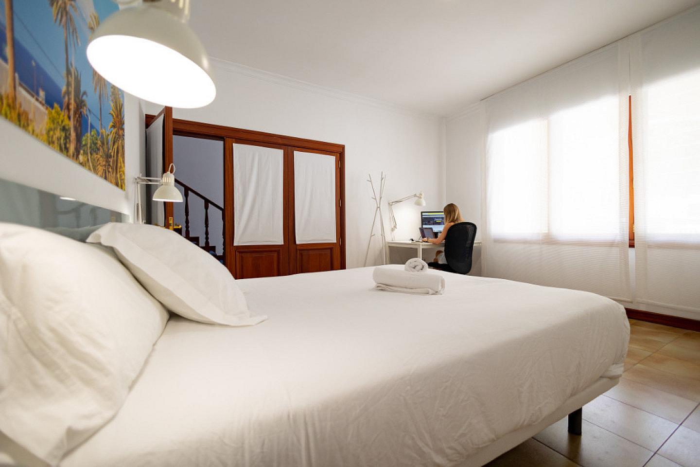 Room (A) Double Bed (150 Cm X 200cm) - 9