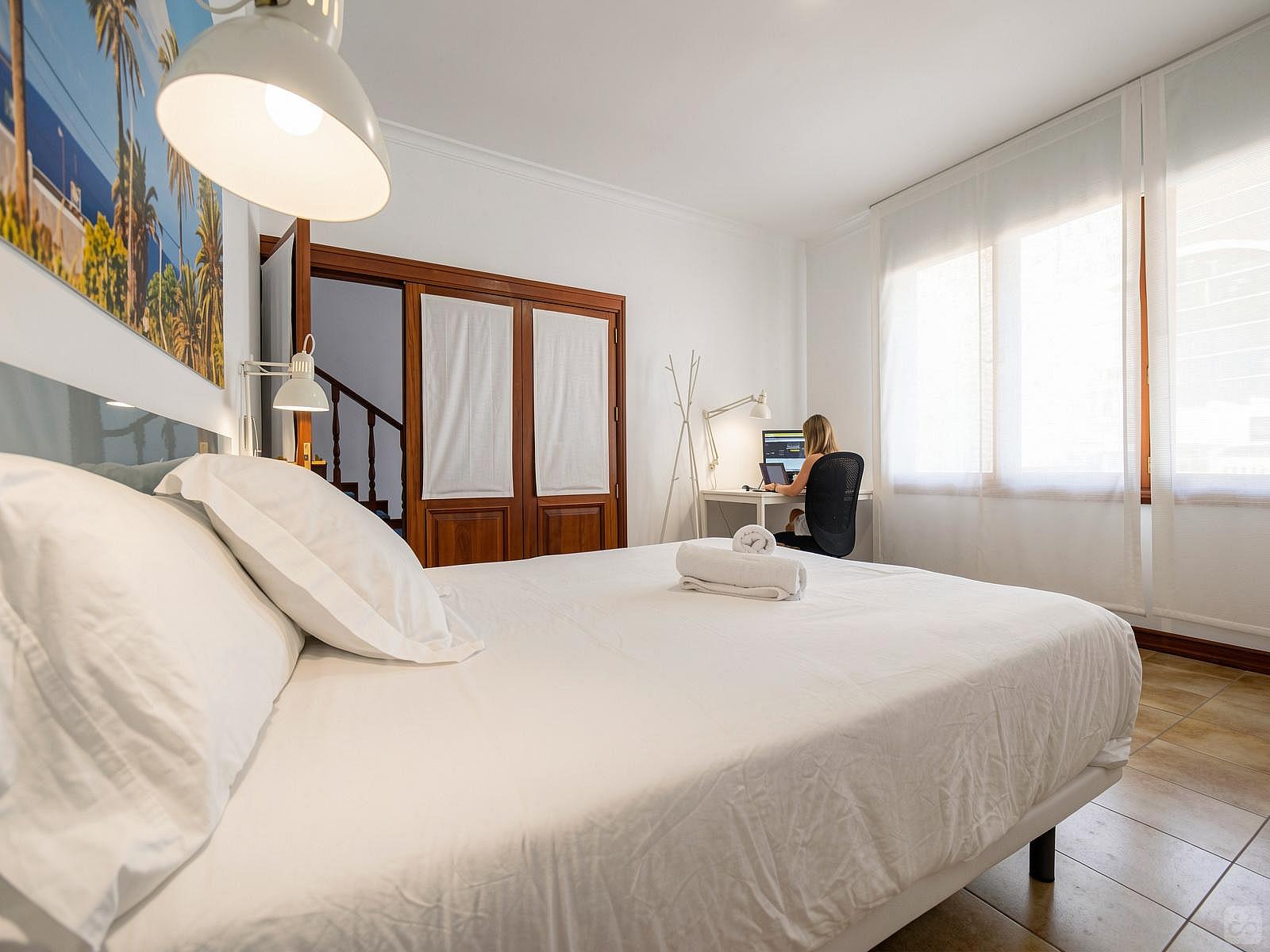Room (A) Double Bed (150 Cm X 200cm) - 27