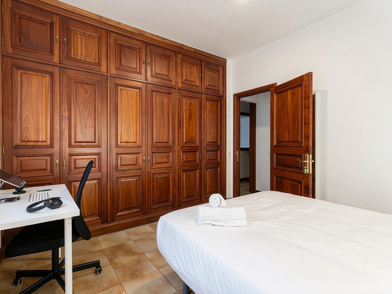 Room(E) Double Bed( 150cm X 200cm) - 27