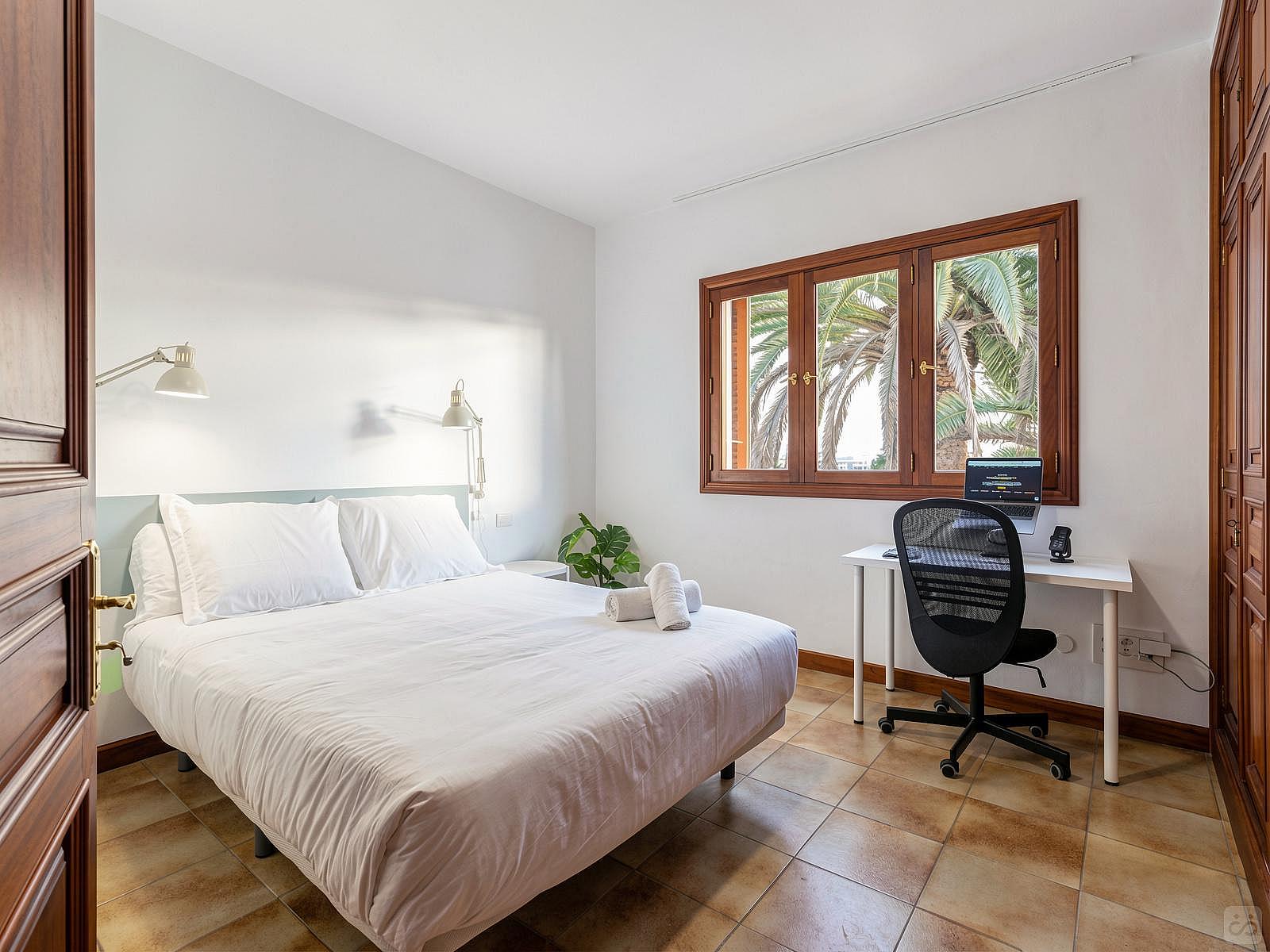 Room(E) Double Bed( 150cm X 200cm) - 25