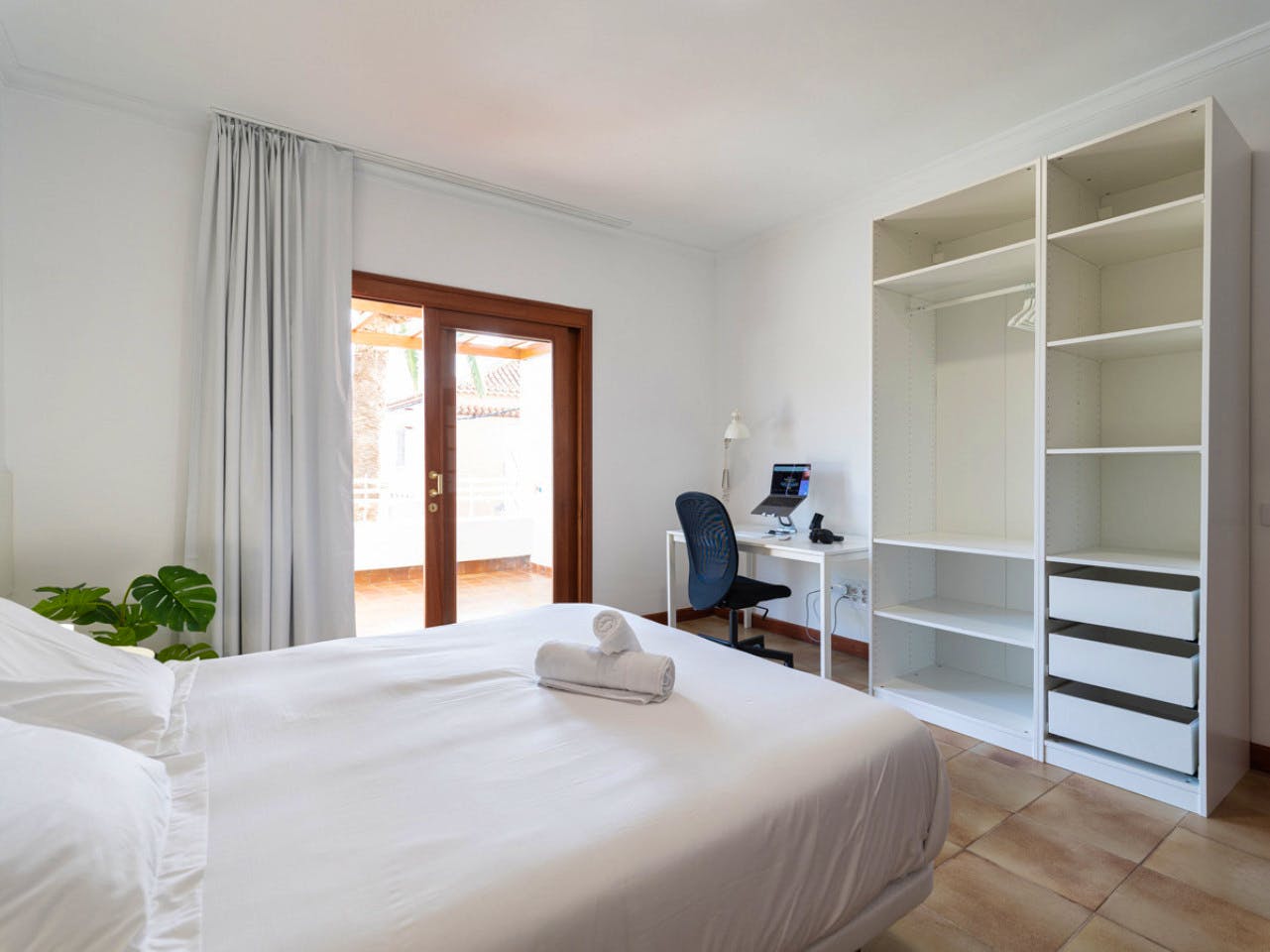 Room (C) Twin Bed 2X (100cm X 200cm) - 2