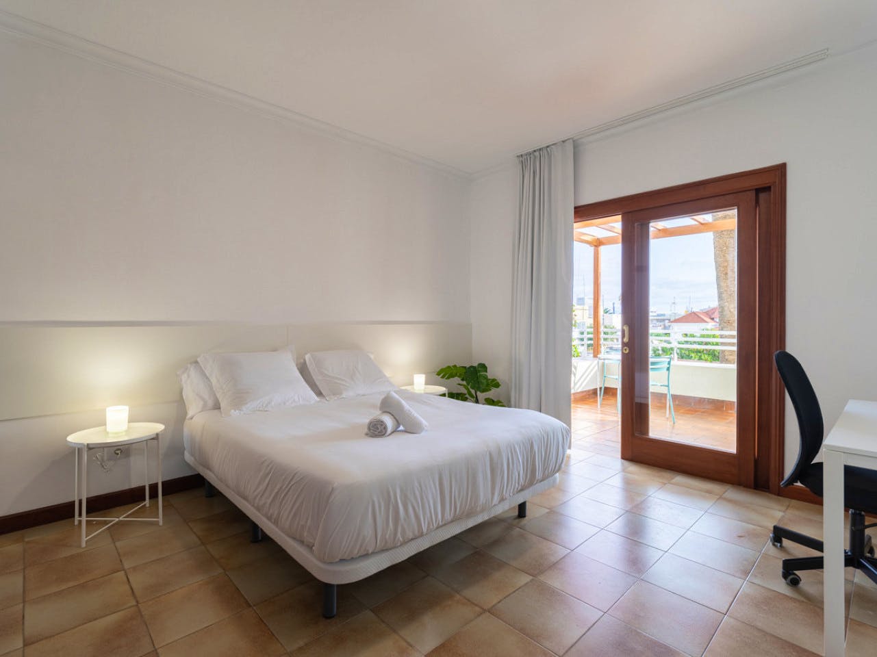 Room (C) Twin Bed 2X (100cm X 200cm) - 1