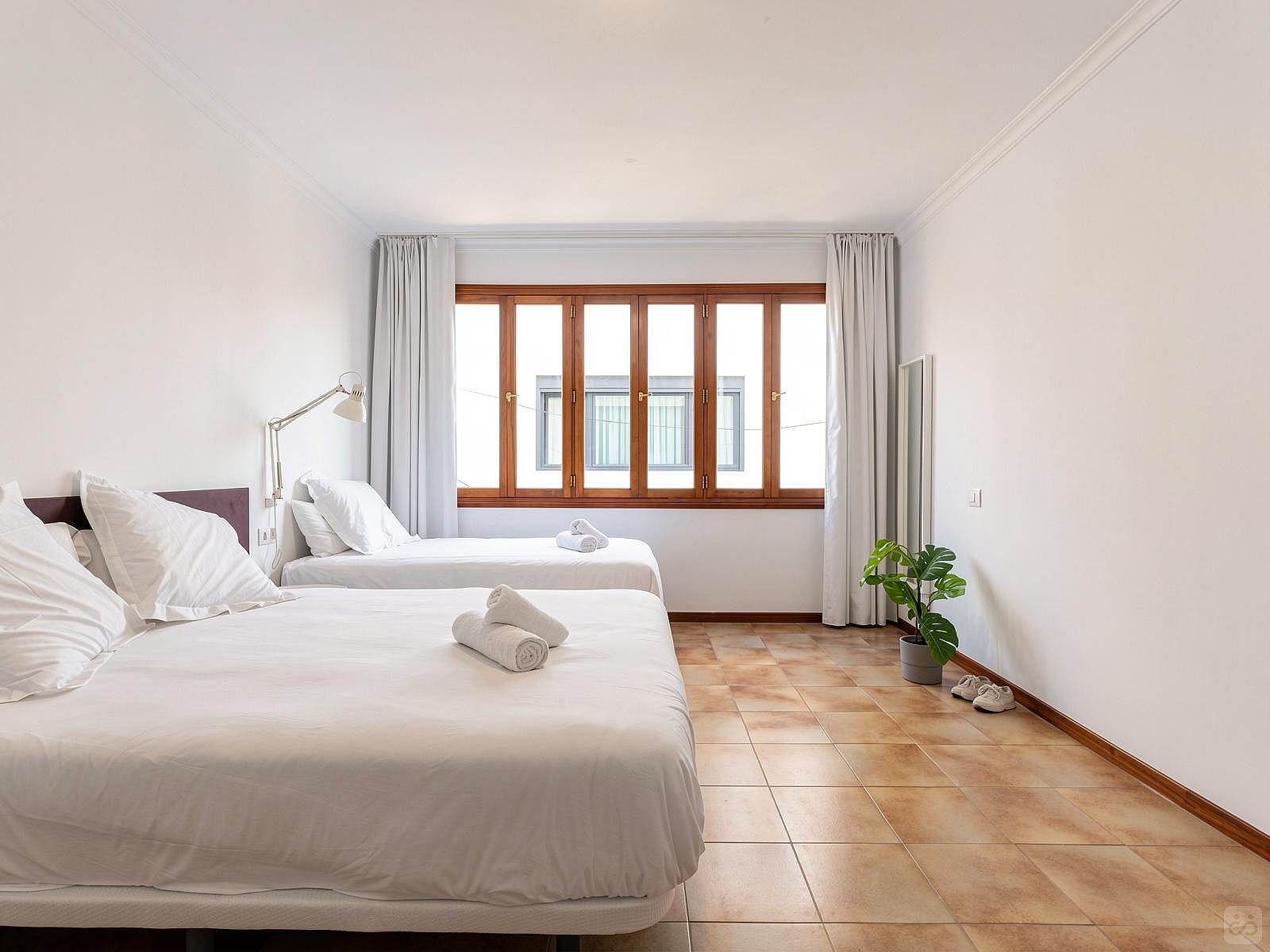 Room (B) Double Bed (150 Cm X 200cm) - 28