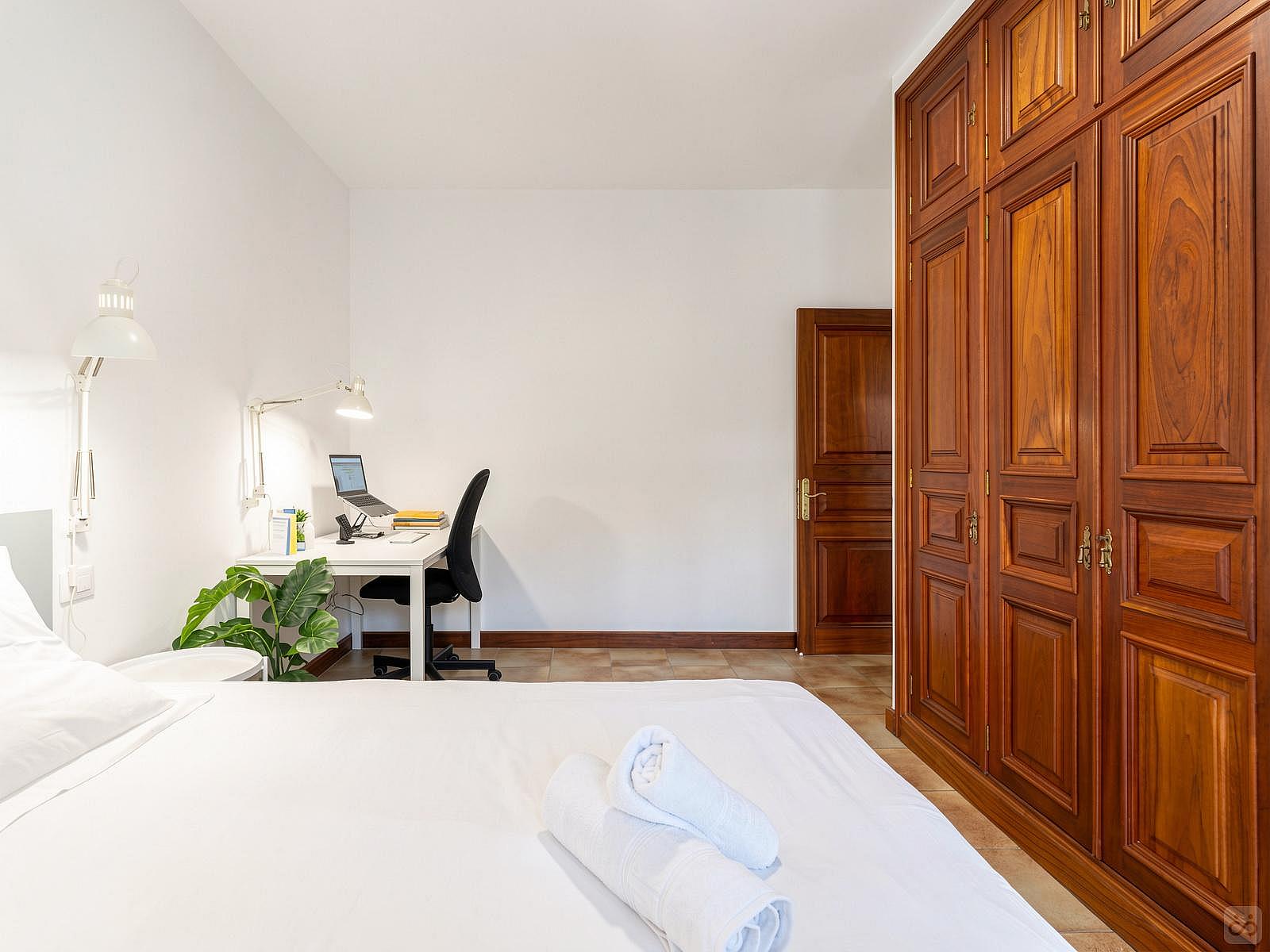 Room (F) Double Bed (150 Cm X 200cm) - 30