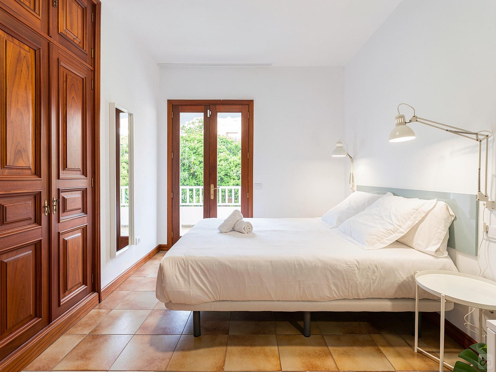 Room (F) Double Bed (150 Cm X 200cm) - 29
