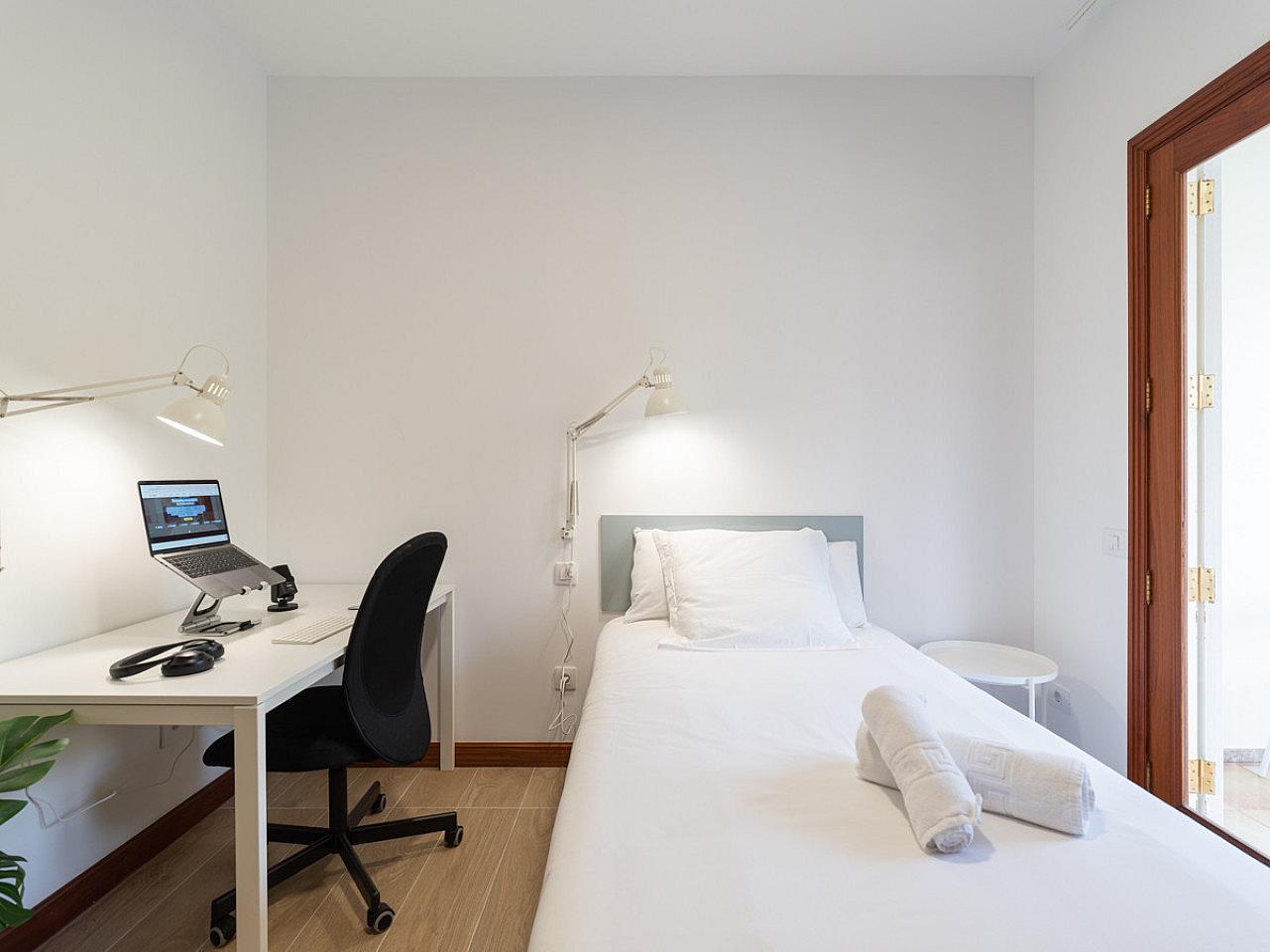 Room (G) Single Bed( 100cm X 200cm) - 18