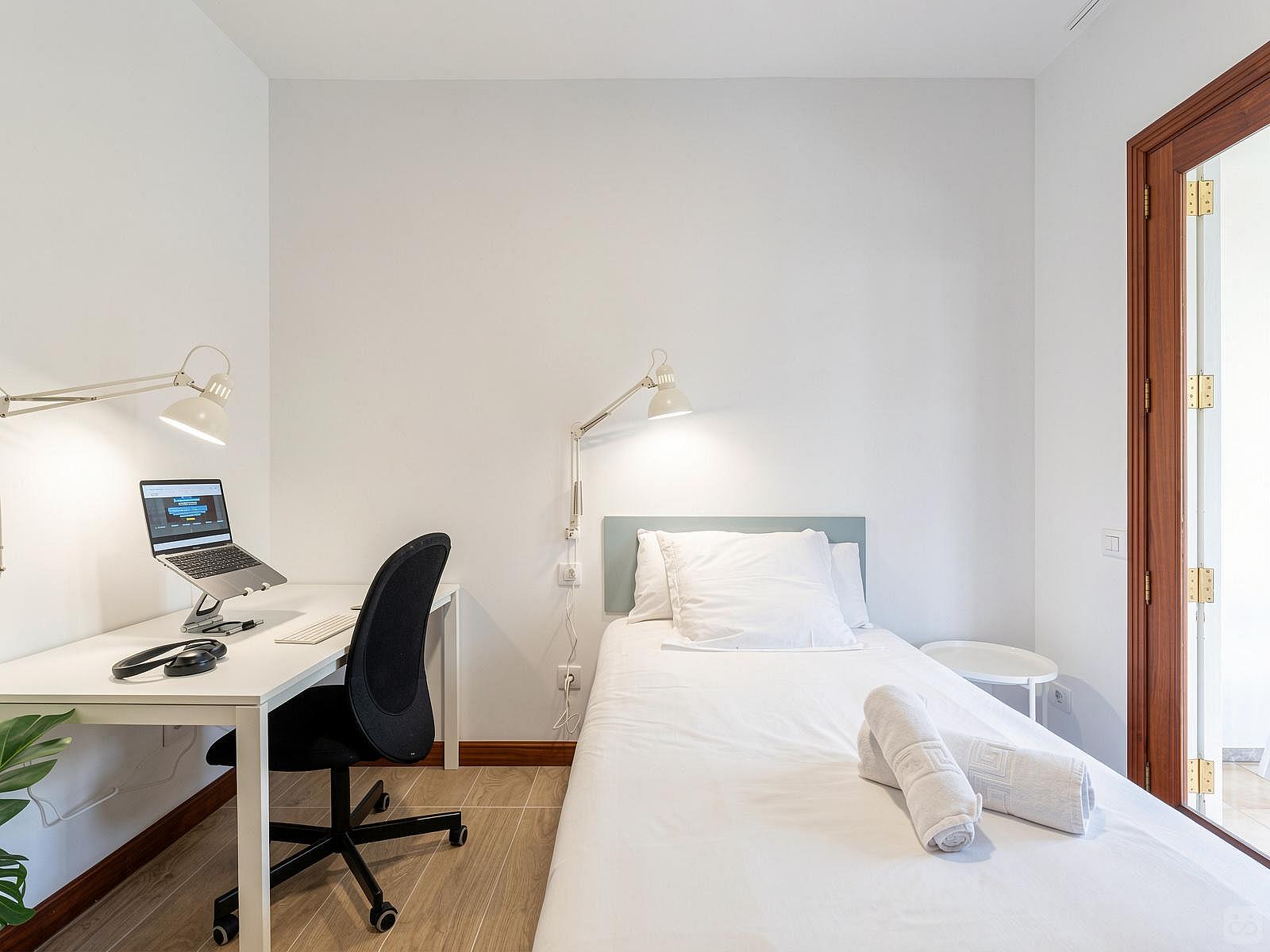 Room (G) Single Bed( 100cm X 200cm) - 34