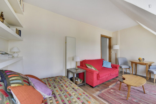 Wonderful studio with balcony, République