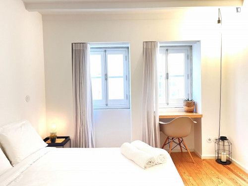 Double bedroom, with private bathroom - Gallery - 6