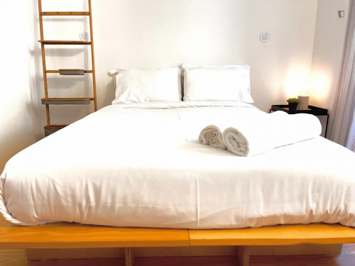 Double bedroom, with private bathroom