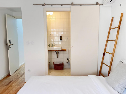 Double bedroom, with private bathroom