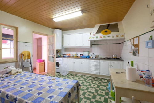 Single bedroom in 10-bedroom apartment - Gallery - 23