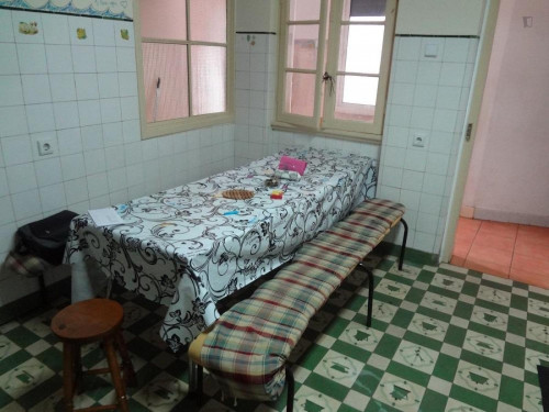 Single bedroom in 10-bedroom apartment - Gallery - 18