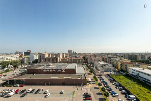Bright 2-bedroom apartment in Mestre