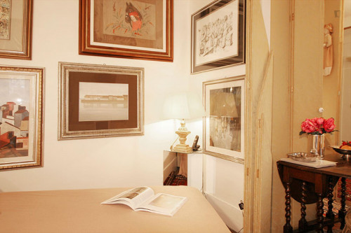 Posh studio flat near Rambuteau metro station