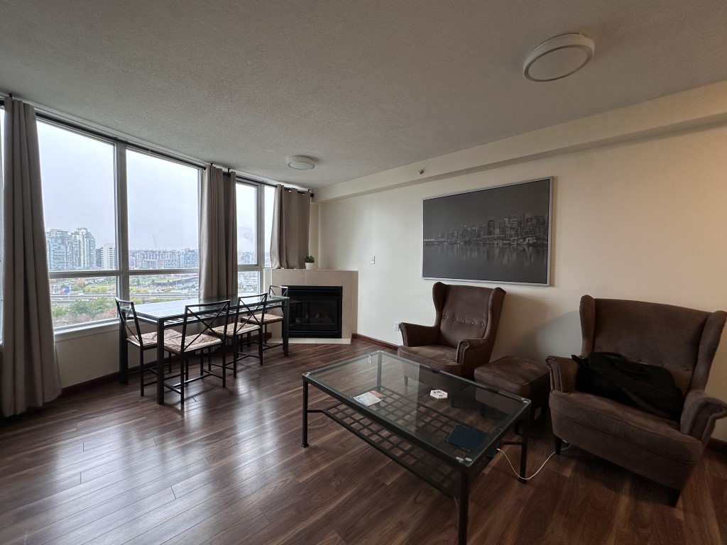  Submaster Bedroom - Shared Bathroom  -  Vle Ltd 63 Keefer Place  - Gallery -  11