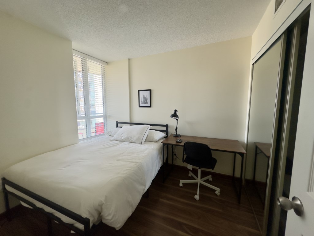  Submaster Bedroom - Shared Bathroom  -  Vle Ltd 63 Keefer Place  - Gallery -  13