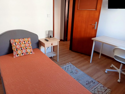Beautiful single bedroom close to Coimbra stadium