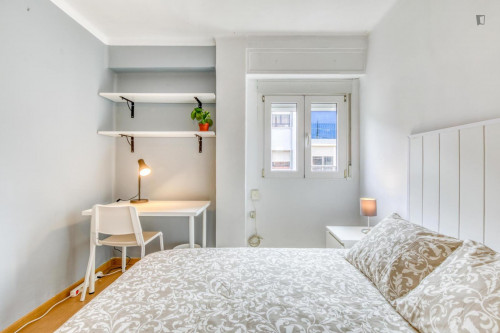 Homely double bedroom in Valencia next to Hospital Doctor Peset