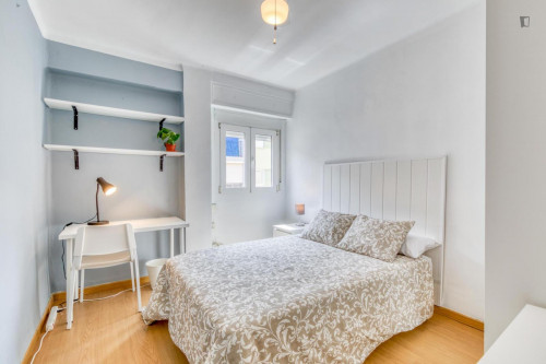 Homely double bedroom in Valencia next to Hospital Doctor Peset