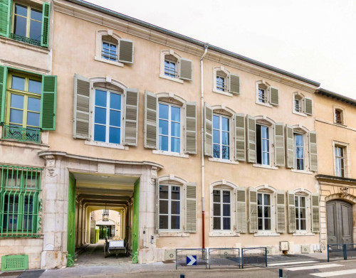 Stylish complex near Nancy Cathedral