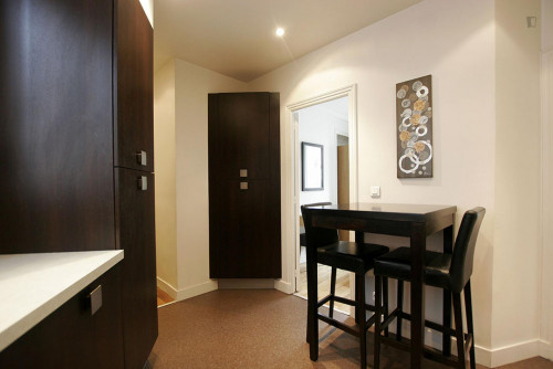 Tasteful 2-bedroom apartment in the exciting heart of Paris - Gallery - 9