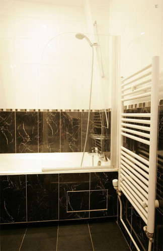 Tasteful 2-bedroom apartment in the exciting heart of Paris - Gallery - 10