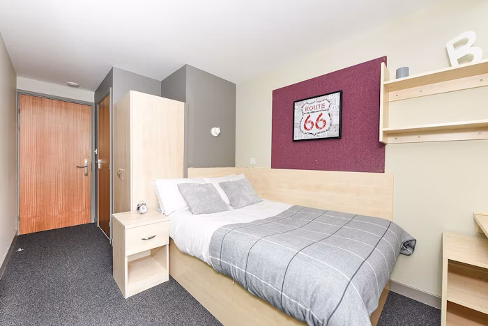En-Suite Gold - 1