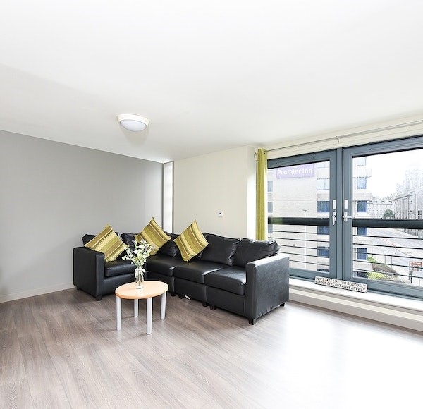  En-Suite Silver  -  Mealmarket Exchange Roost  - Gallery -  6