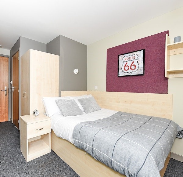  En-Suite Gold  -  Mealmarket Exchange Roost  - Gallery -  1