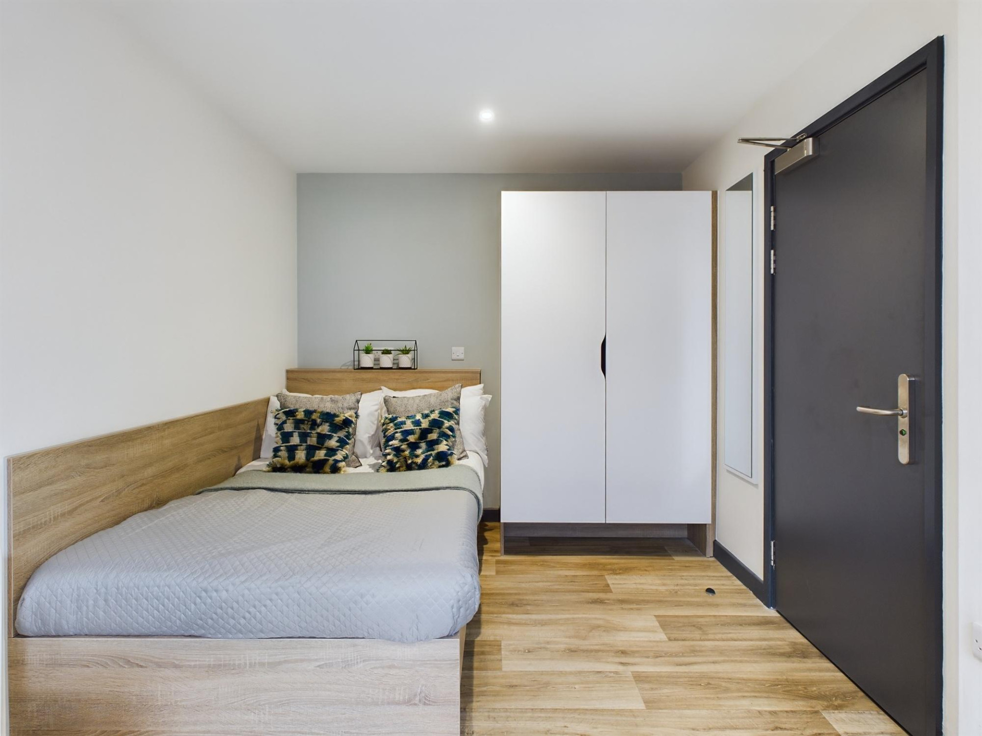 En-Suite Townhouse - Eden Square - Gallery - 1