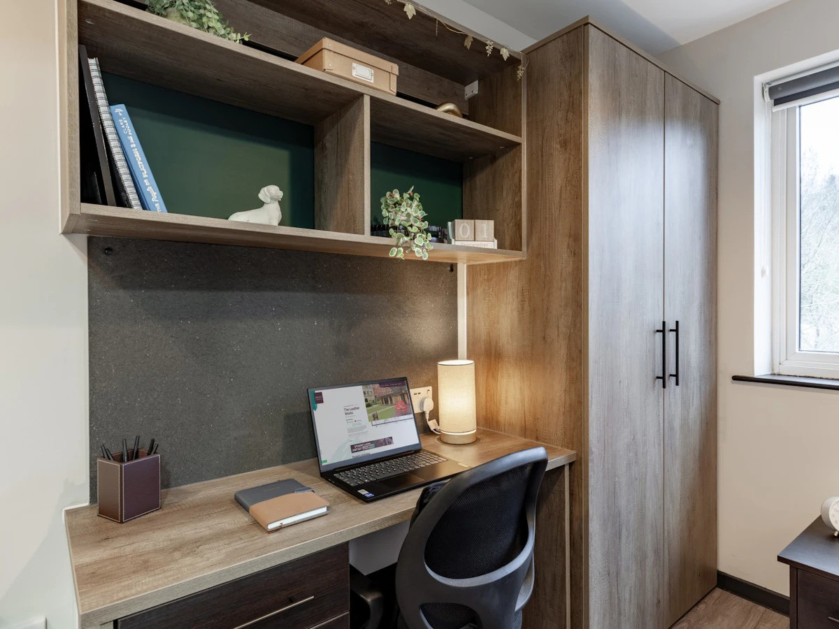  Large En-Suite  -  The Leather Works  - Gallery -  2