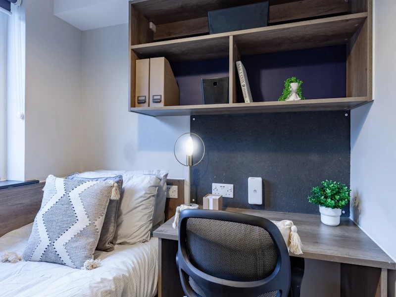 Classic Ensuite - The Leather Works - Gallery - 1