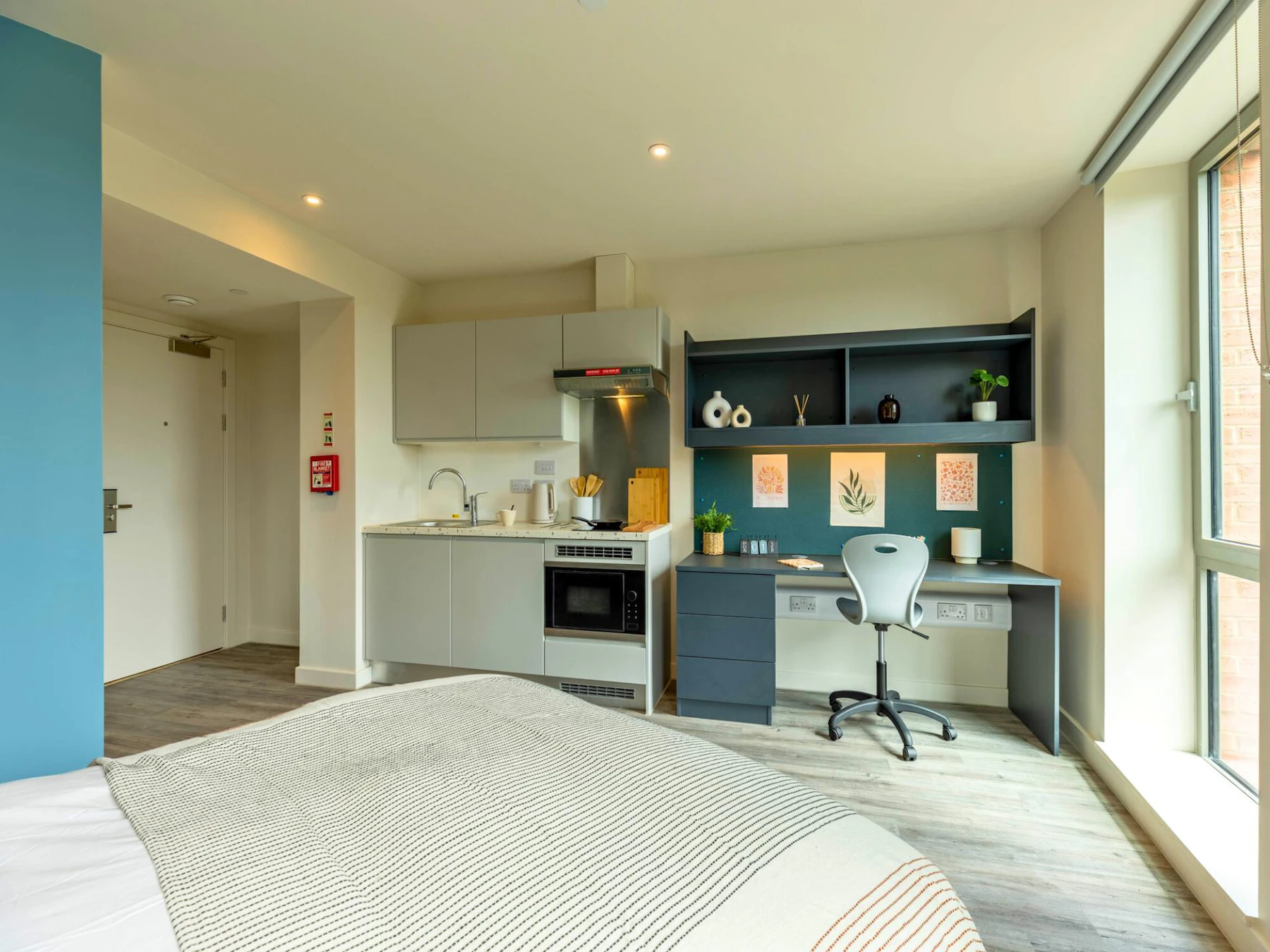 Gold Extra Studio - Pershore Junction - Gallery - 3